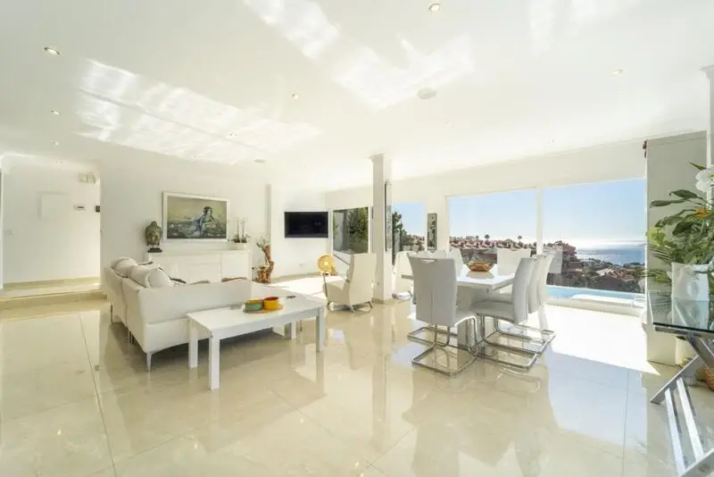 Villa de Lujo en Torreblanca Fuengirola con Vistas al Mar