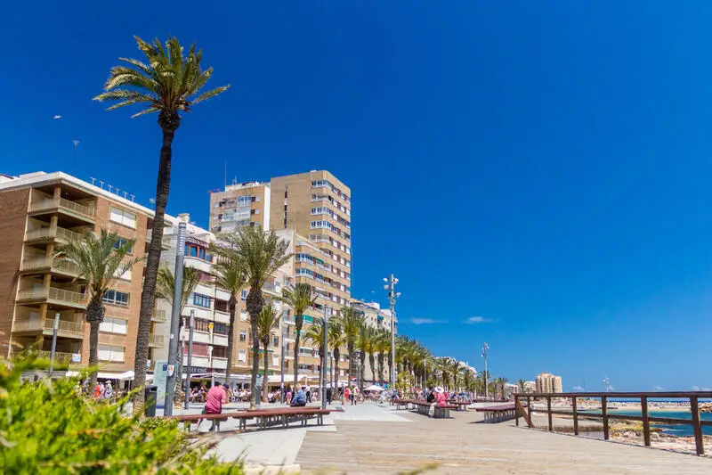 Apartamento 3 Dormitorios Torrevieja Cerca Puerto