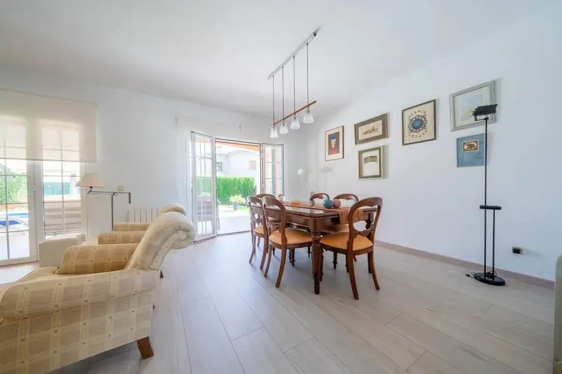 Chalet en venta en Marratxi con piscina y jardin