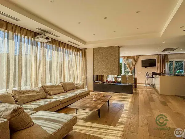 Casa en Empuriabrava con Piscina y 5 Habitaciones
