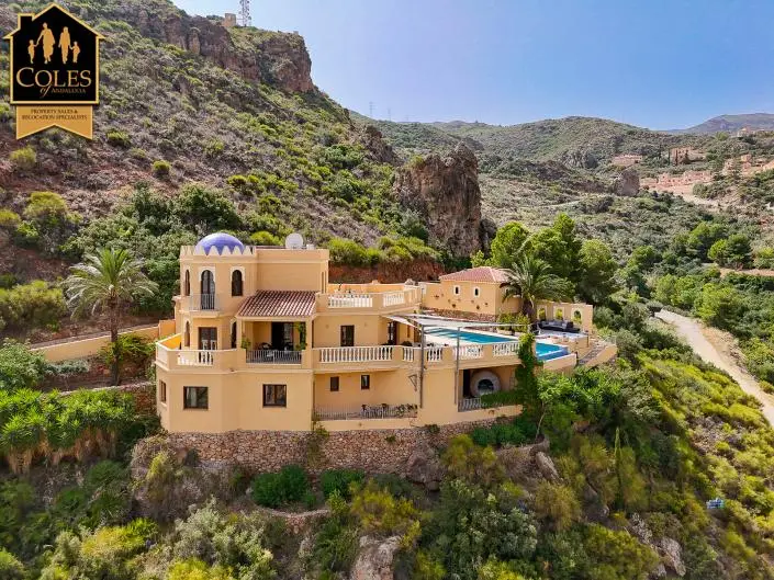 3 Bed Villa / Detached for sale