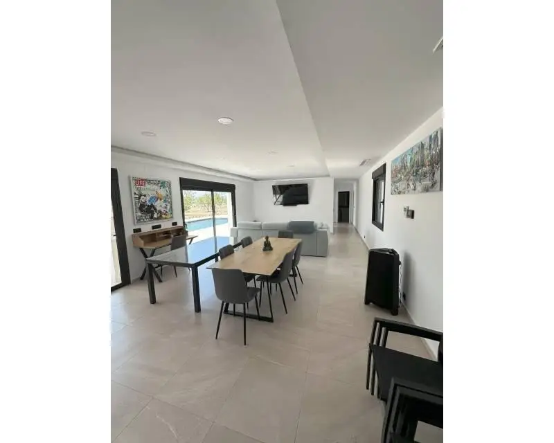 Villa 3 Dormitorios Pinoso Piscina Privada Nueva