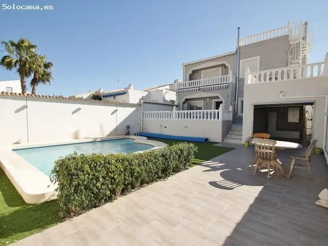 Chalet Semi Independiente Torrevieja 5 Dormitorios Piscina Privada