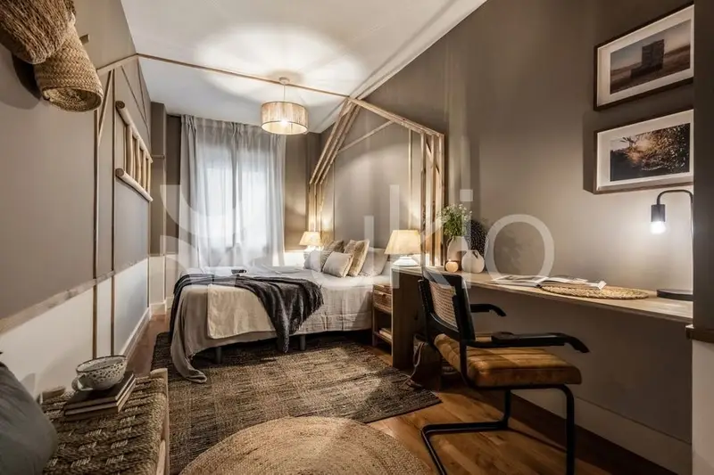 Apartamento Amueblado en Almagro Madrid 2 Dormitorios Piscina y Gimnasio