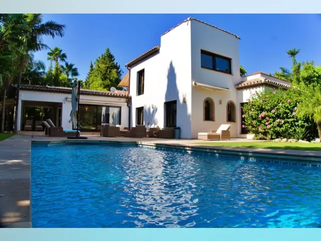 Casa Villa 5 Dormitorios Aloha España