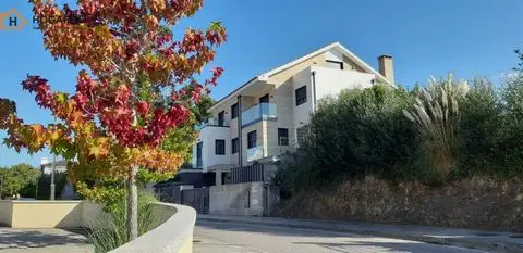 Casa Moderna 4 Dormitorios Cerca Playa Nigran