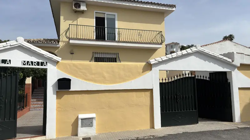 Villa en Venta Mijas Costa Gran Oportunidad 5 Dormitorios