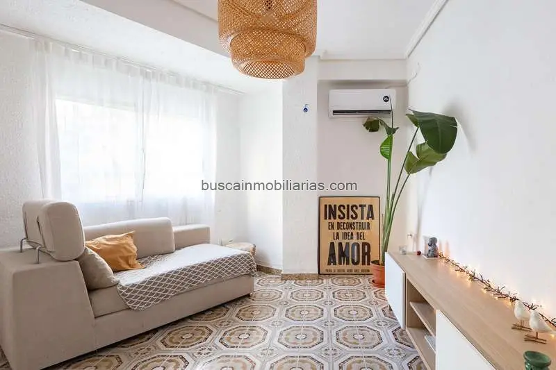 Piso en Venta en Nou Moles Valencia cerca del Metro