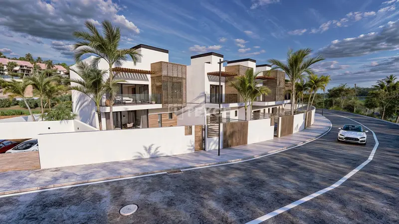 Adosados de Lujo en Estepona con Vistas al Golf
