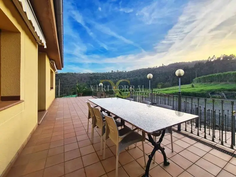 Chalet en Pravia Asturias con Horreo y 2 Plantas
