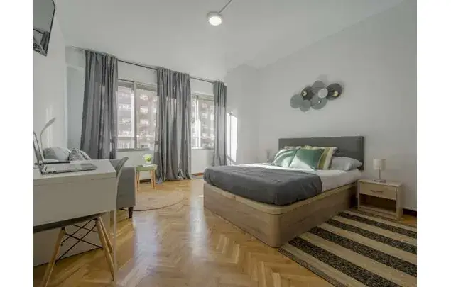 Alquiler de Habitaciones en Madrid Piso Amueblado 9 habitaciones