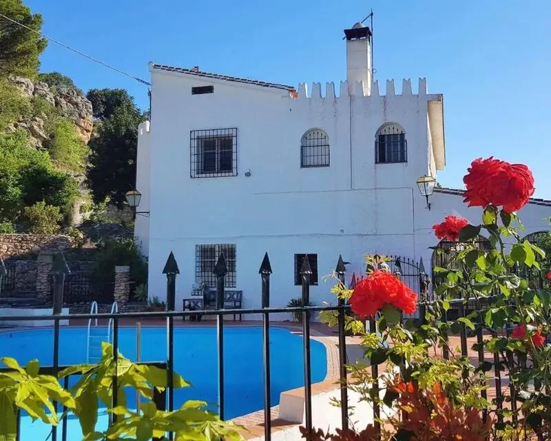 Dos Villas de Lujo con 5 Dormitorios y Piscina en Velez de Benaudalla