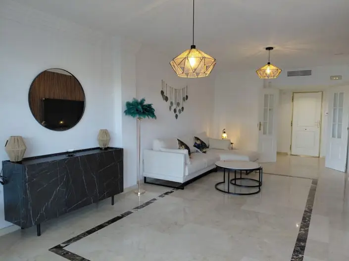 Apartamento 1 Dormitorio en Marbella Reformado con Terraza Privada