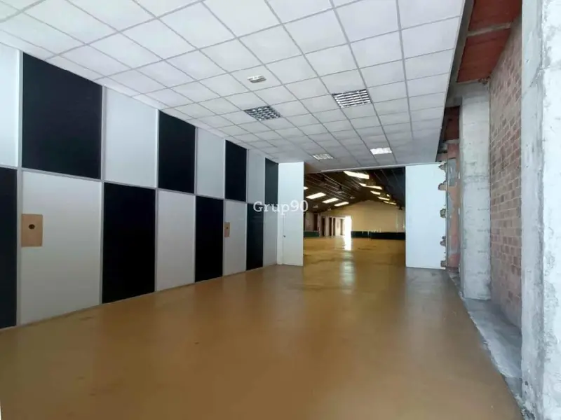 Venta Local Comercial 900m2 Les Garrigues Lleida
