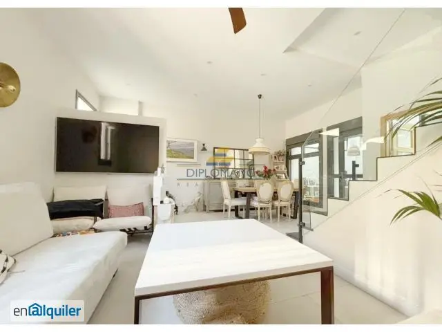 Alquiler Casa Moderna cerca 4 Torres Madrid