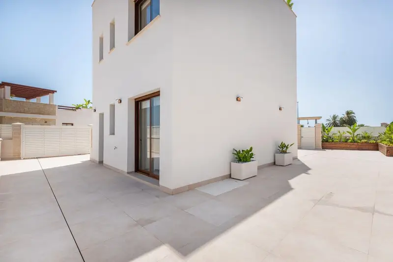 Chalet en Venta Vera Almeria Moderna Villa 3 Dormitorios Solarium