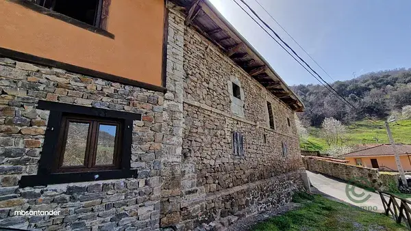Casa Rural en Pesaguero Cantabria con Chimenea y Garaje