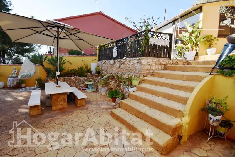 Chalet en Borriol con Piscina y Terrazas
