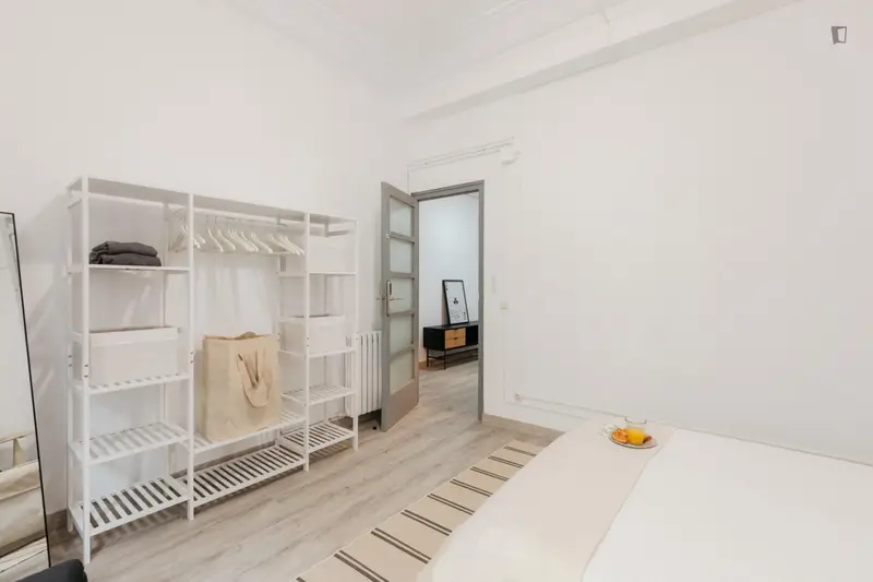Coliving en Valencia para Jóvenes: Habitaciones Amuebladas con Servicios Incluidos