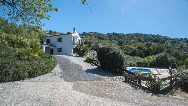 Finca con Vistas Panorámicas en Gaucin
