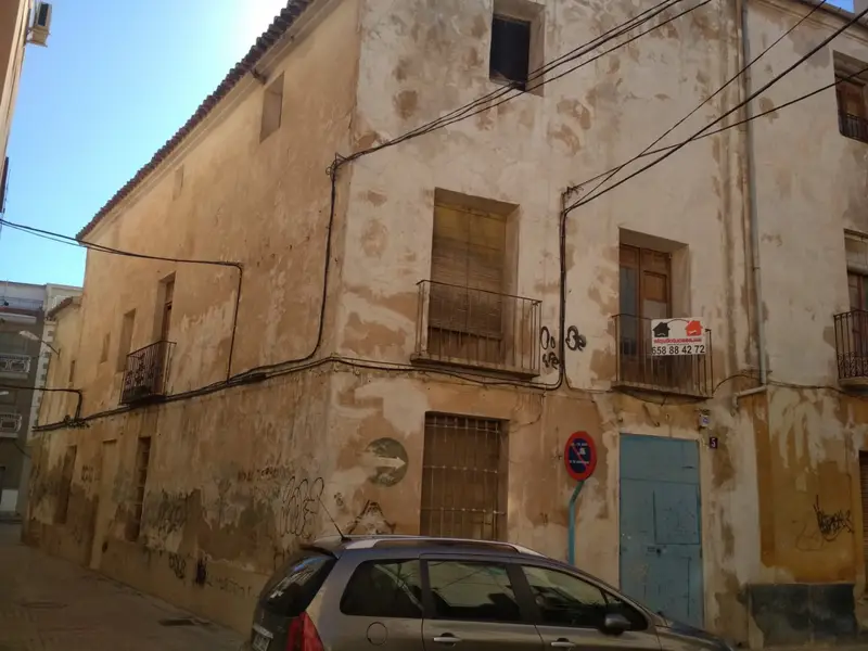 Venta Solar Ayuntamiento Novelda Casa Centro Ciudad Esquina