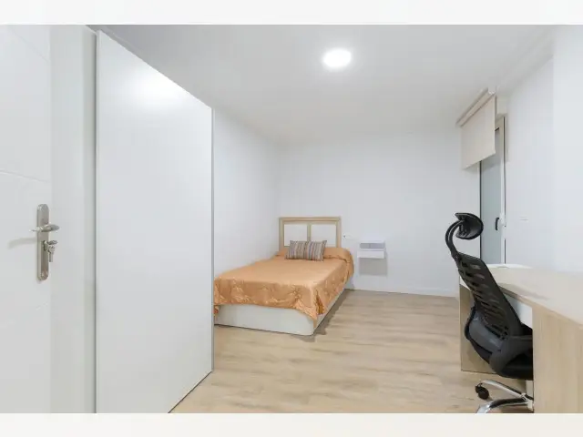 Habitacion Alquiler Elche Reformada Cerca Universidad