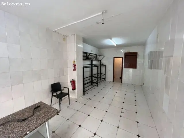 Local en Valdepasillas con Baño y Suelo de Mármol