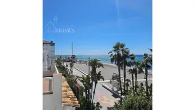 Dúplex en Torrox Costa con Vistas al Mar - Ideal para Inversión