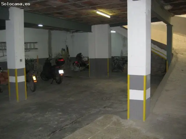 Garaje en Venta Malgrat de Mar con Sótano y Opción a 2 Apartamentos