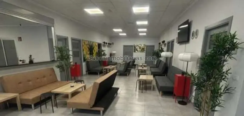 Local Comercial en Venta Torrevieja Cerca de la Playa 290m2