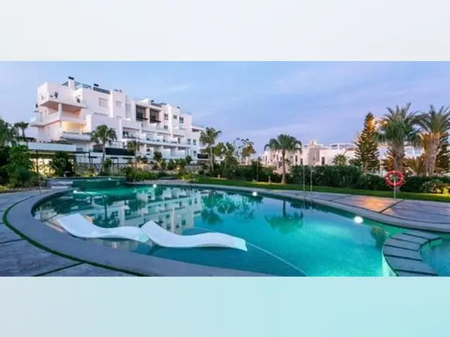 Apartamento en Orihuela con Vistas al Mar y Piscina