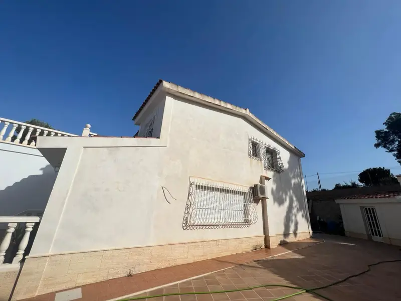 Chalet con Piscina en Mutxamel 4 Dormitorios 5 Baños