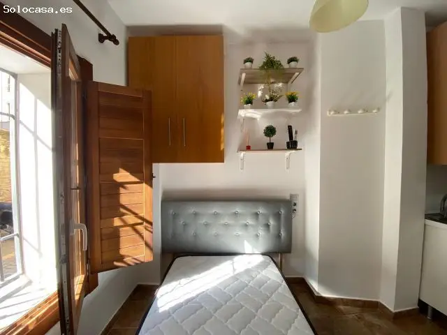 Estudio Centro Granada Luminoso y Acogedor