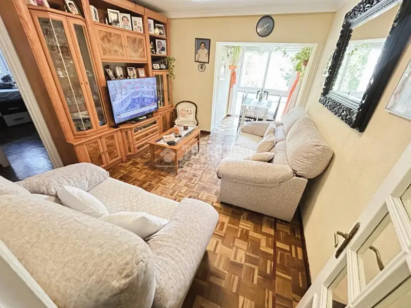 Piso en Venta Latina 3 Dormitorios Terraza Reformado Cerca Transporte