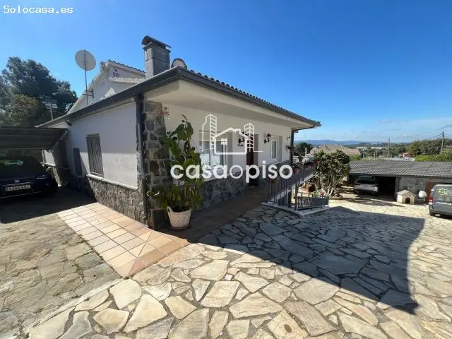 Chalet en Venta en Terrassa Can Gonteres 5 Dormitorios 2 Baños