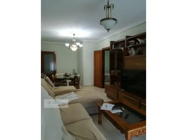 Piso en venta cerca del centro con garaje y 4 habitaciones