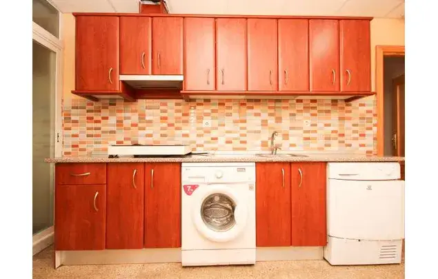 Habitaciones para Mujeres en Granada - Cerca Universidad y Estacion