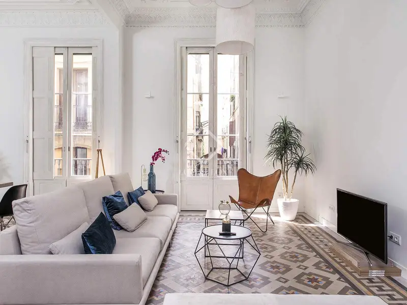 Apartamento de Lujo en Barcelona: 153m², Terraza y Patio
