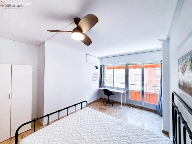 Habitacion en alquiler en el centro de Alicante