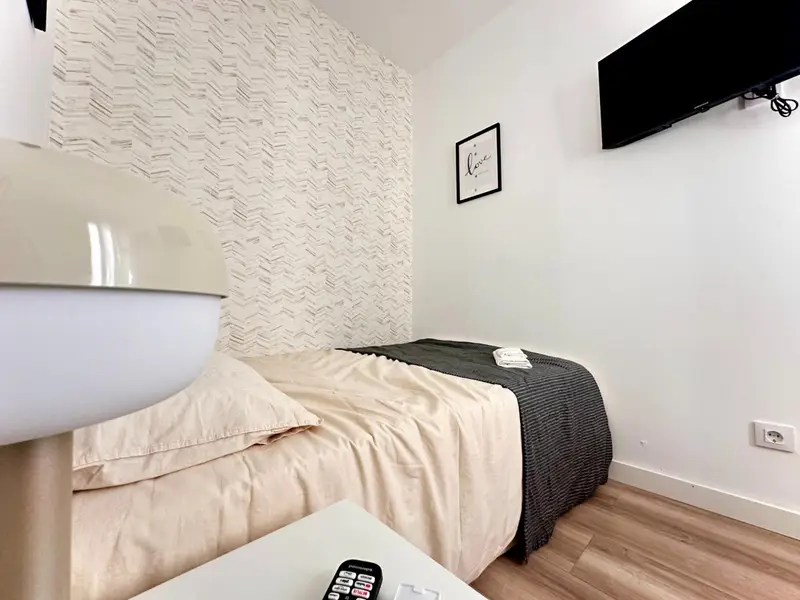Habitacion Doble en Piso Reformado Madrid