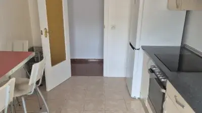 Alquiler Piso Madrigal 3 habitaciones Balcon Cocina Amplia