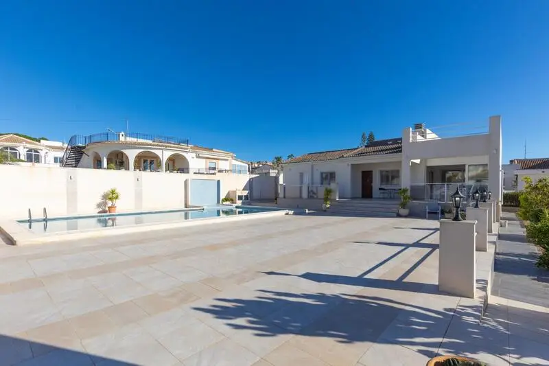 Villa 3 Dormitorios Piscina Privada Torrevieja Costa Blanca