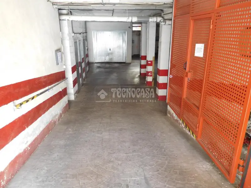 Plaza de Garaje con Trastero en Armilla