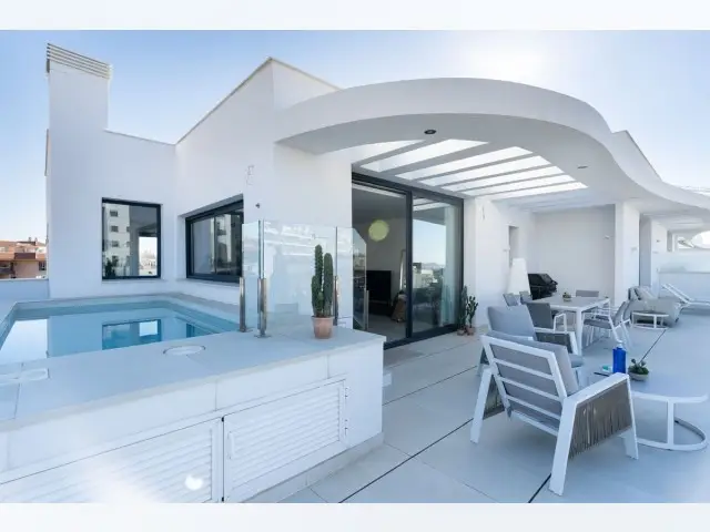 Atico en Venta Fuengirola 3 Dormitorios Piscina Privada