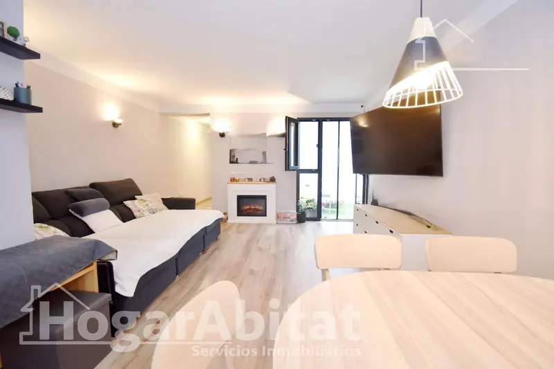 Casa Reformada con Terrazas en Moncofa