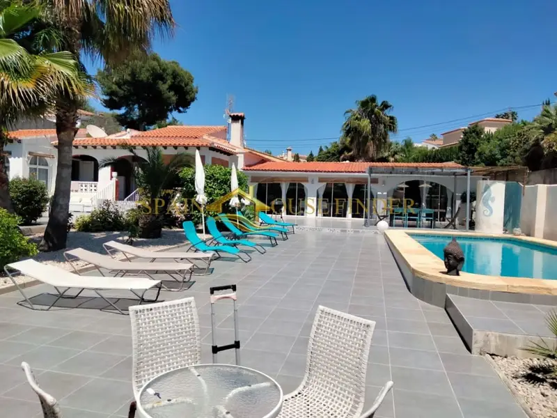 Villa en Calpe con Licencia Turistica 5 Dormitorios Piscina Jardin