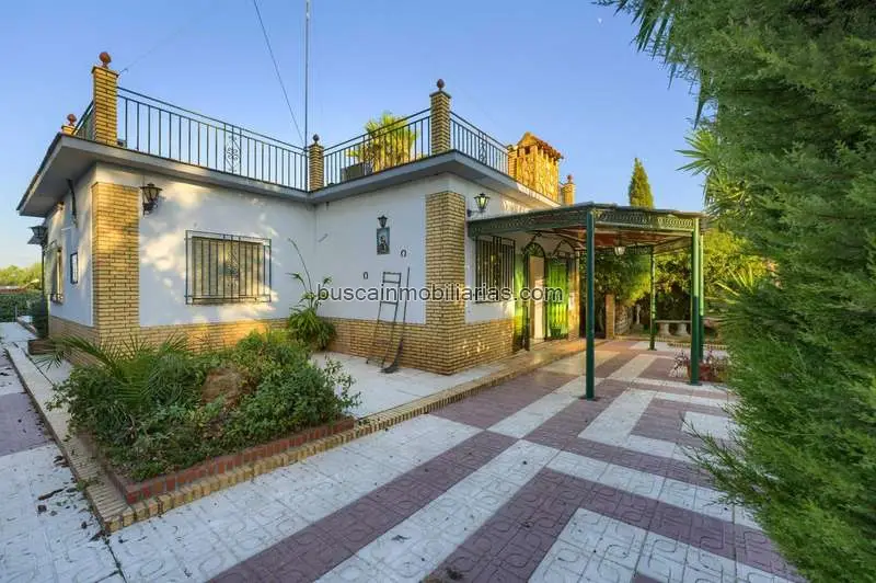 Chalet en venta en Palomares del Rio ideal para familias