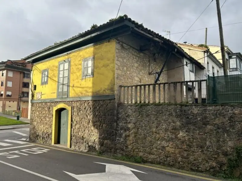 Chalet en venta en Colloto Oviedo 197m2 3 dormitorios 3 baños