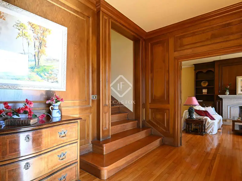 Chalet en venta Nigran Pontevedra 1300m2 con piscina y casa de invitados
