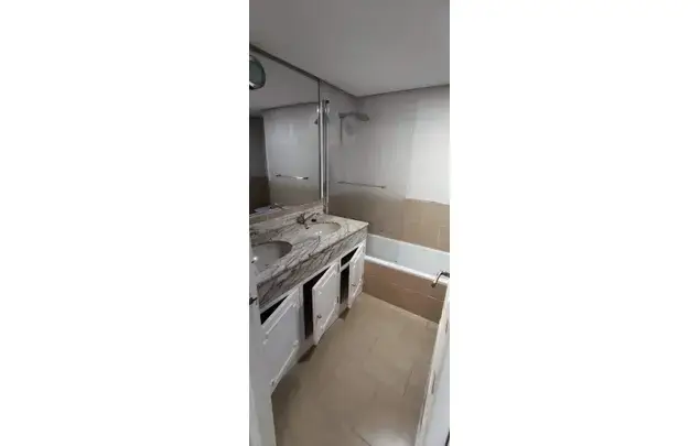 Alquiler Apartamento 4 Dormitorios 188m² Málaga